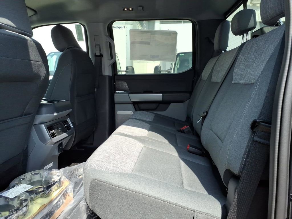 New 2026 Ford F250 XLT w/ XLT Premium Package AWD/4WD image 9