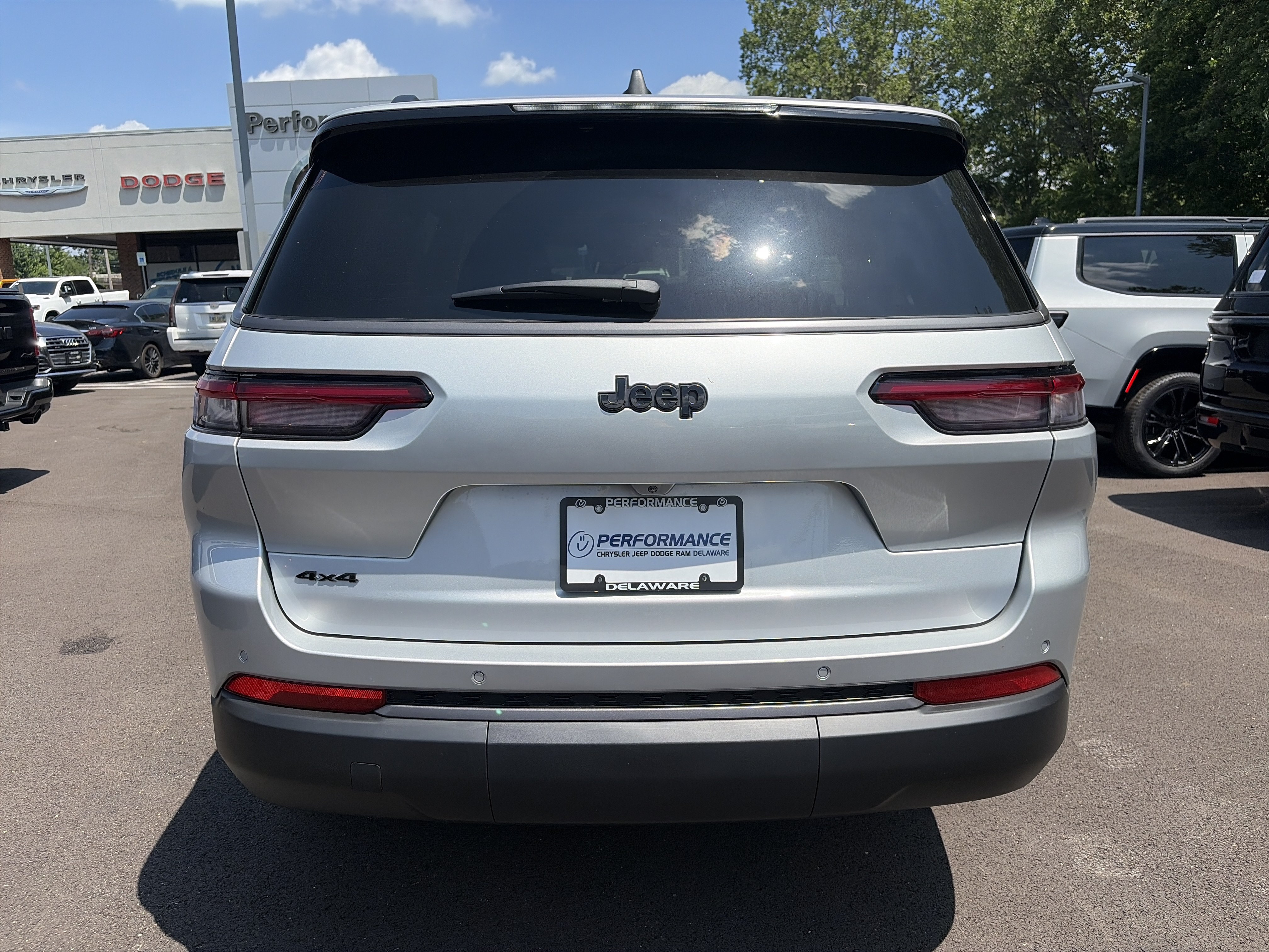 New 2026 Jeep Grand Cherokee L 4WD image 18