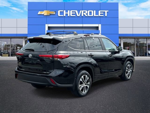 Used 2023 Toyota Highlander XLE AWD/4WD image 5