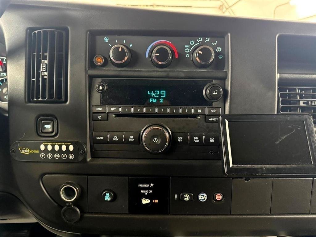 Used 2014 Chevrolet Express 2500 LT w/ LT Preferred Equipment Group RWD image 18