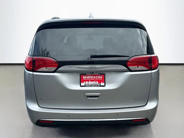 Used 2017 Chrysler Pacifica Touring-L image 7