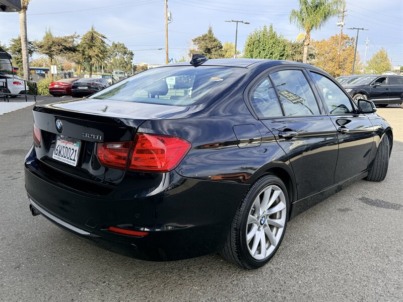 Used 2012 BMW 328i Sedan RWD image 7