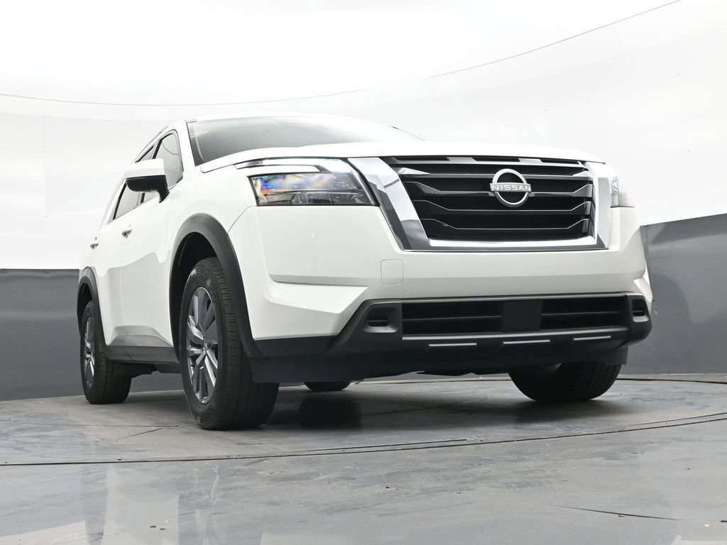 Used 2025 Nissan Pathfinder SV AWD/4WD image 48
