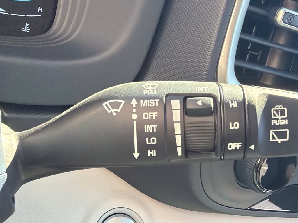 New 2026 Hyundai Venue FWD image 31