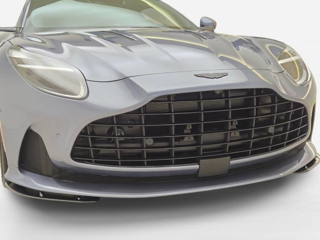 Used 2025 Aston Martin DB12 Coupe RWD image 4