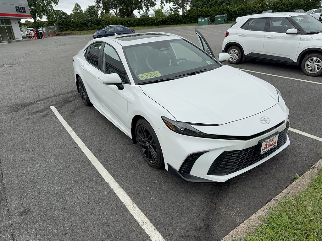Used 2026 Toyota Camry SE w/ Convenience Package FWD image 2