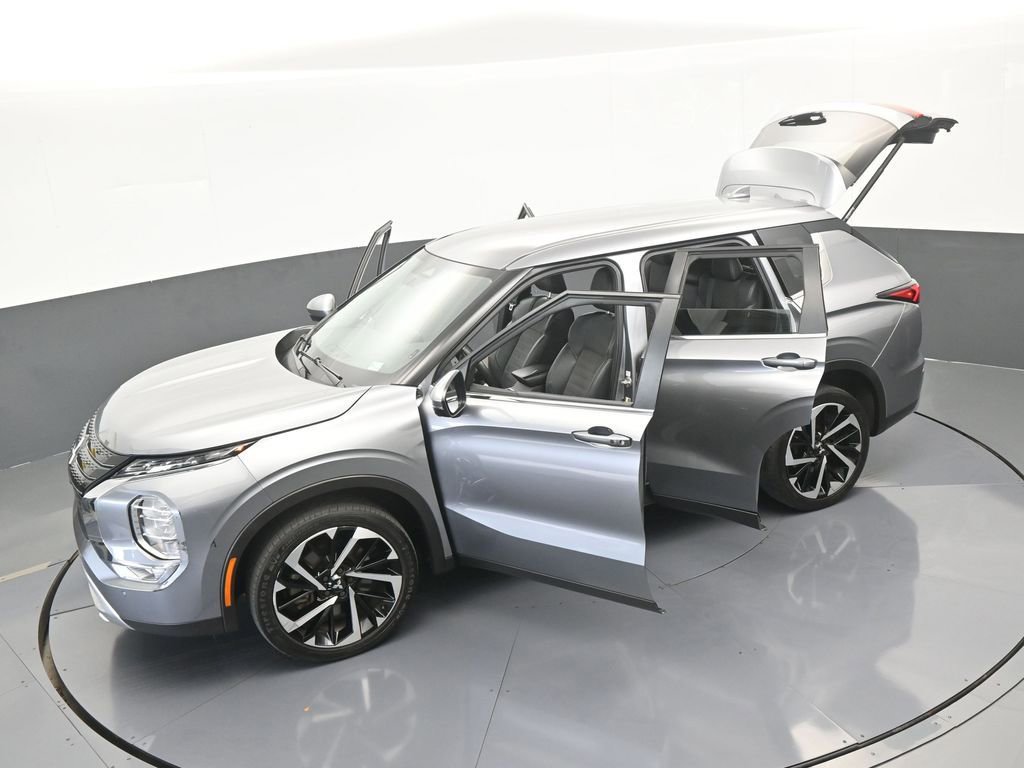 Used 2022 Mitsubishi Outlander SE image 67