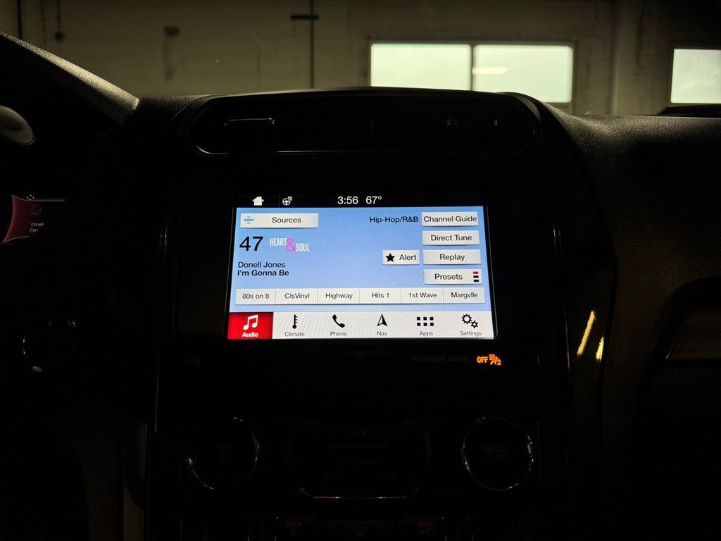 Used 2019 Ford Explorer XLT w/ Equipment Group 202A AWD/4WD image 17