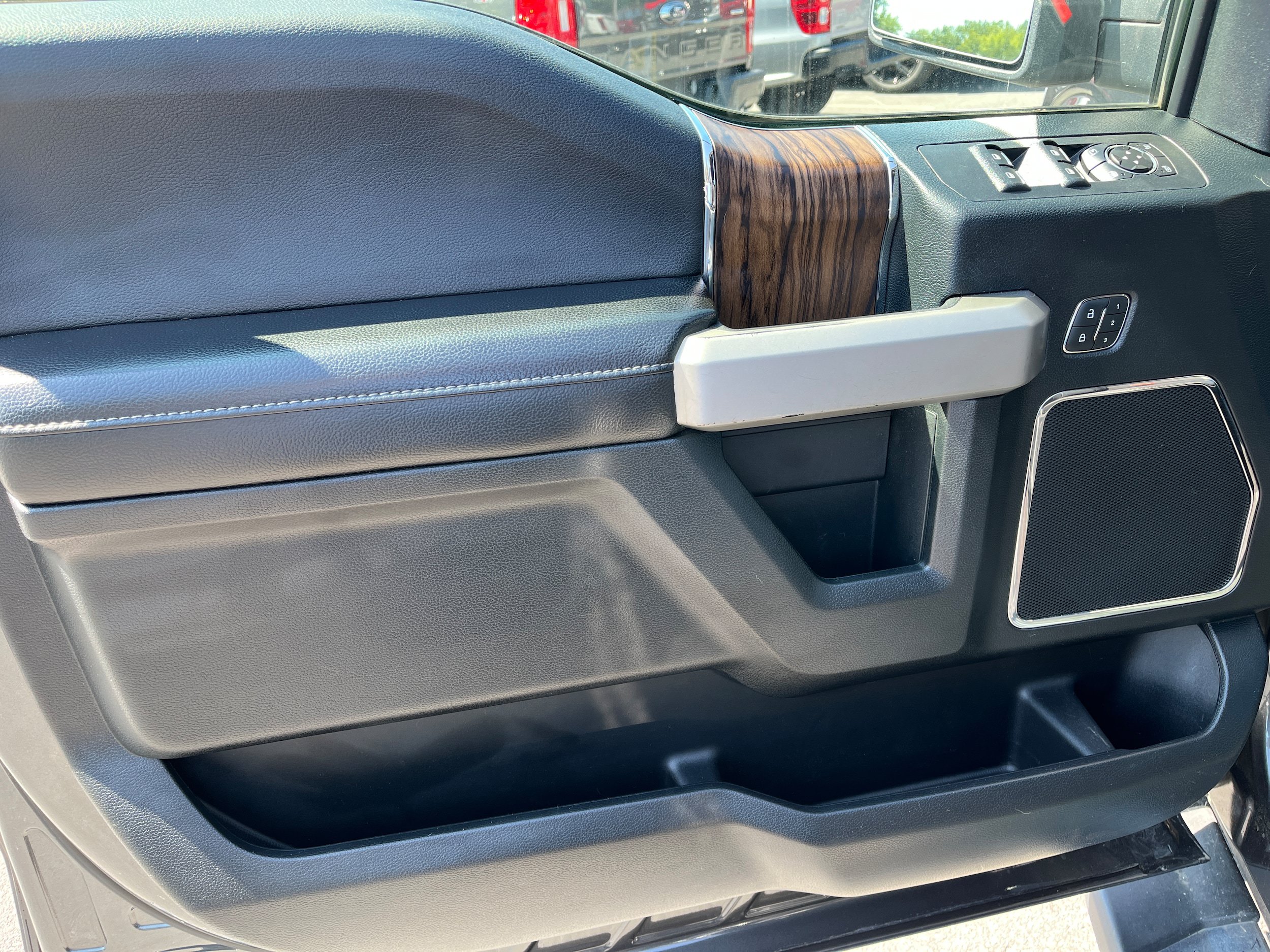 Used 2019 Ford F150 Lariat w/ Trailer Tow Package AWD/4WD image 16
