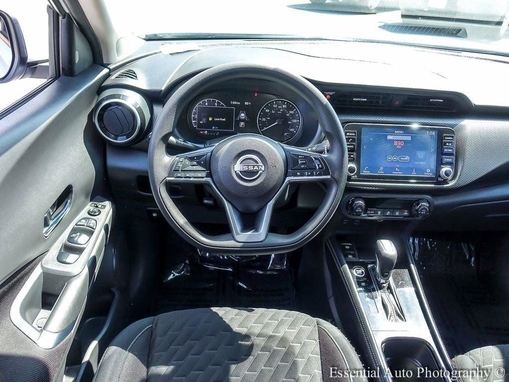 Used 2022 Nissan Kicks SV image 12