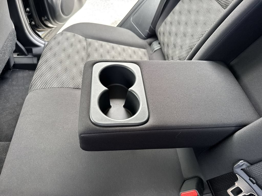 Used 2018 Nissan Rogue Sport SV w/ SV Technology Package AWD/4WD image 38