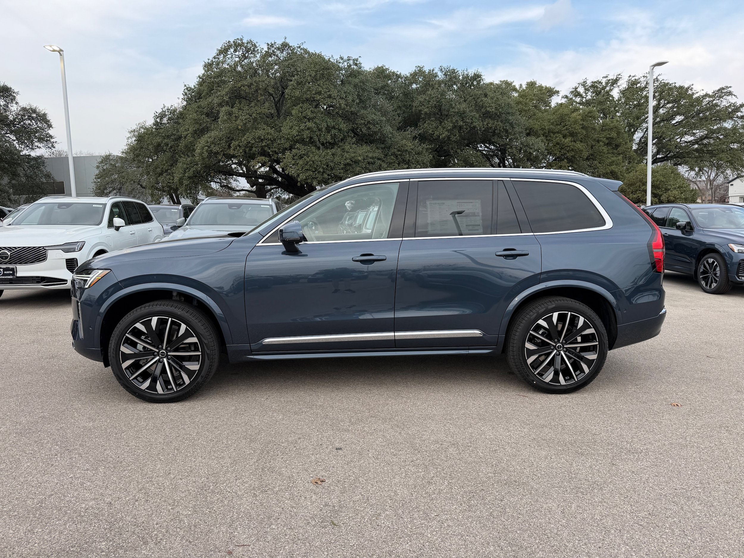 New 2026 Volvo XC90 B6 Ultra w/ Protection Package AWD/4WD image 3