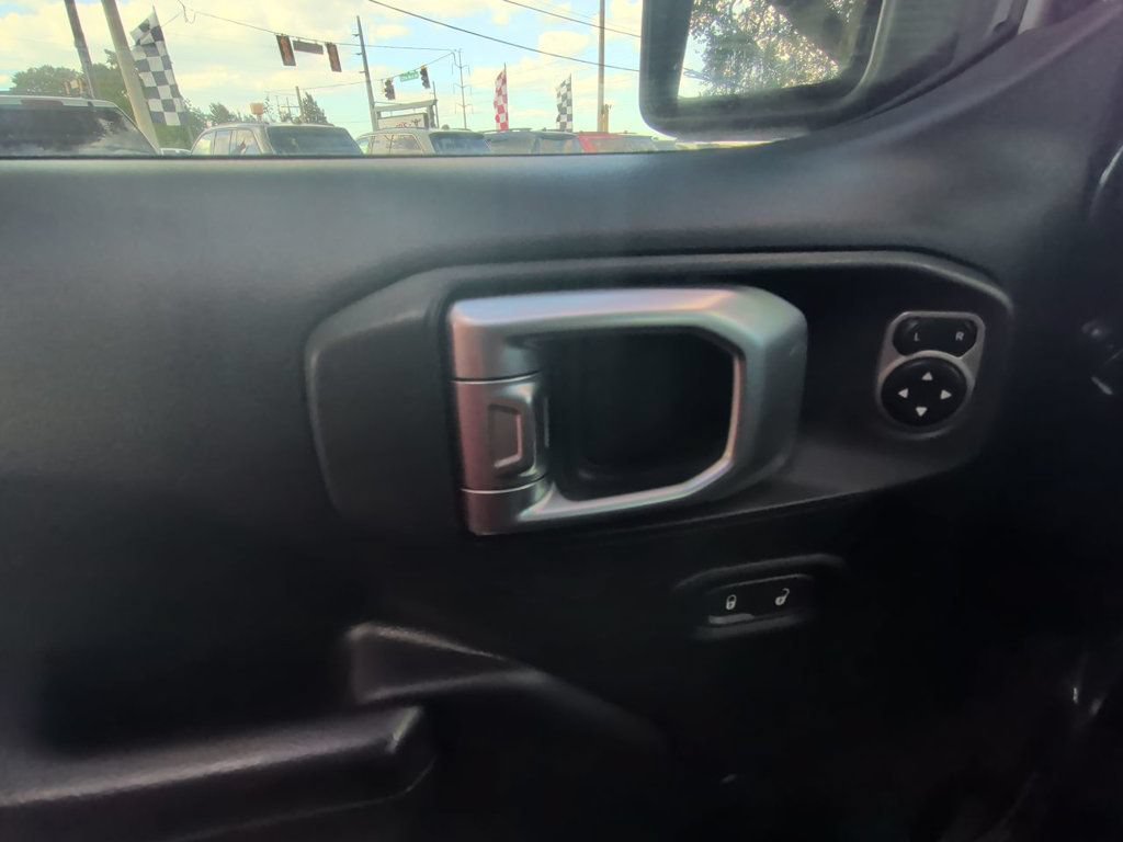 Used 2019 Jeep Wrangler Unlimited Sport S AWD/4WD image 12