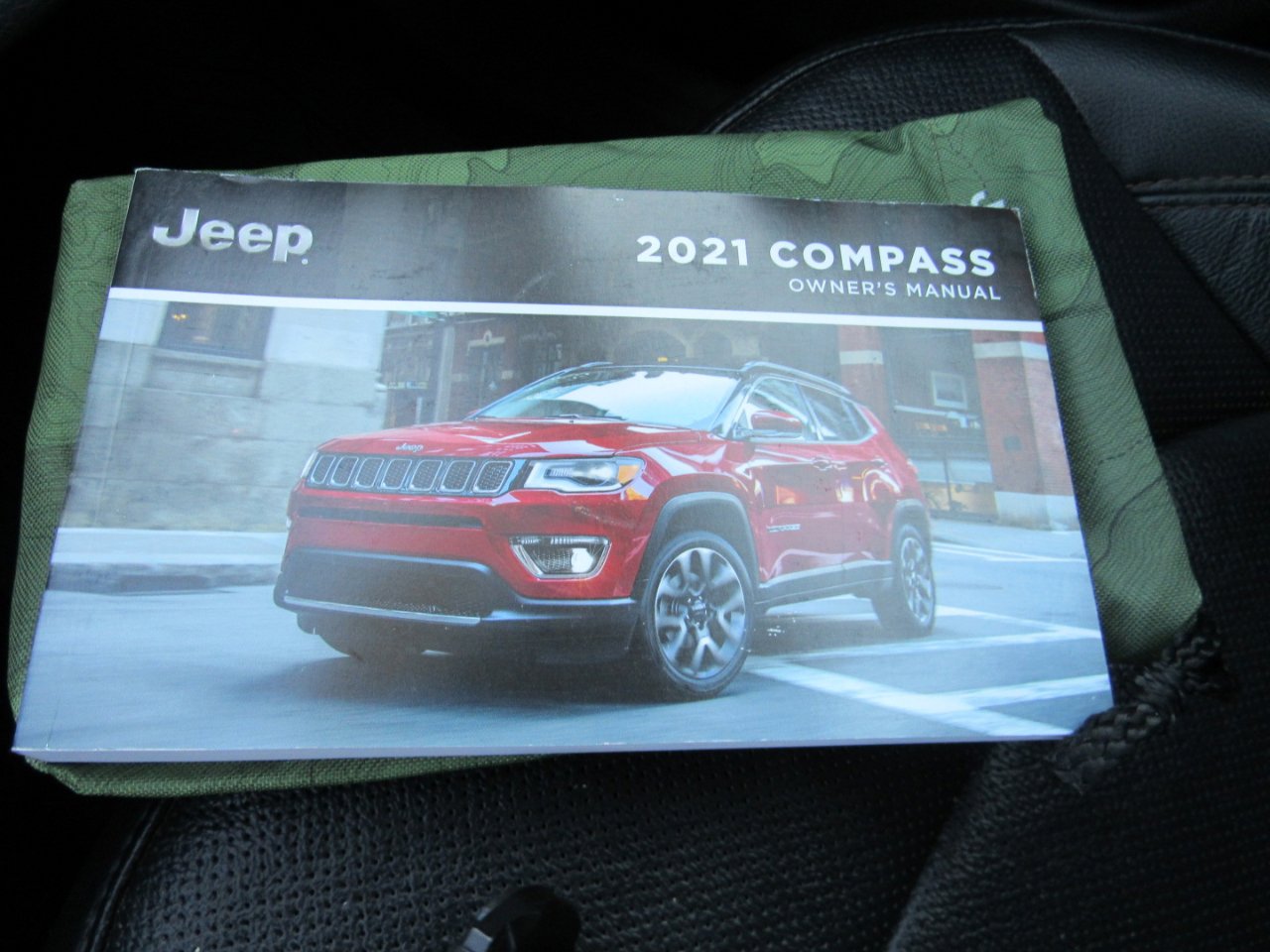 Used 2021 Jeep Compass Limited w/ Sun and Sound Group image 37