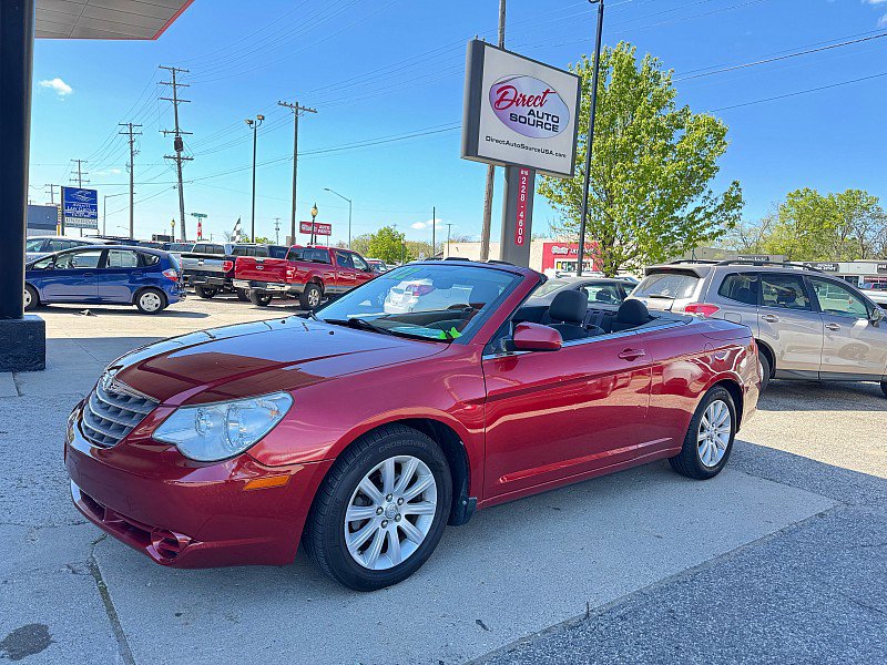 Used 2010 Chrysler Sebring Touring FWD image 2