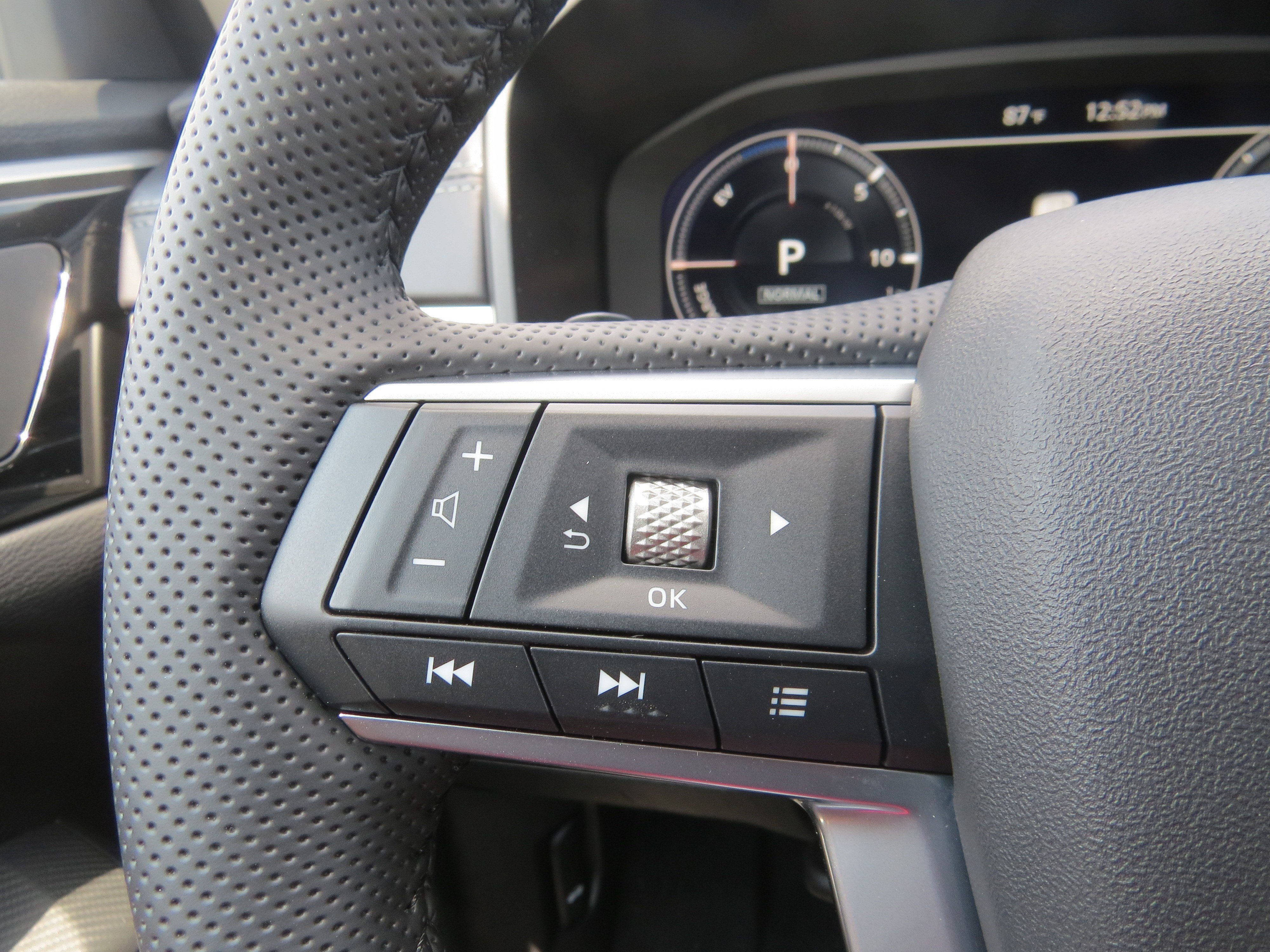 New 2026 Nissan Rogue SL AWD/4WD image 18
