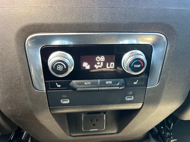 Used 2023 GMC Yukon XL SLT w/ SLT Premium Package AWD/4WD image 20