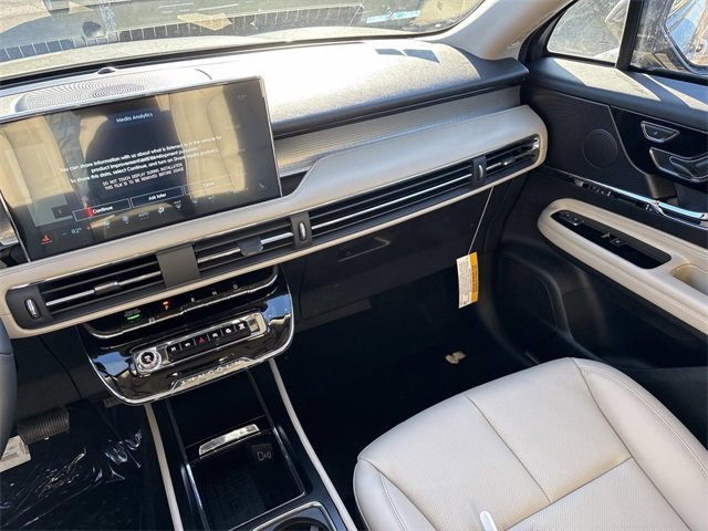 New 2026 Lincoln Corsair Premiere image 15