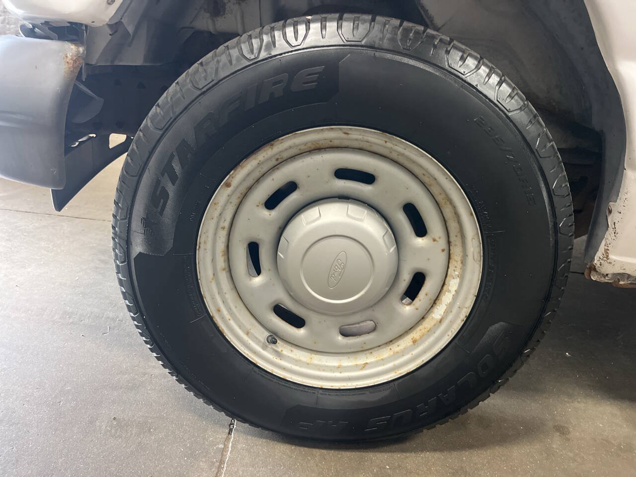 Used 2005 Ford E-150 and Econoline 150 RWD image 8