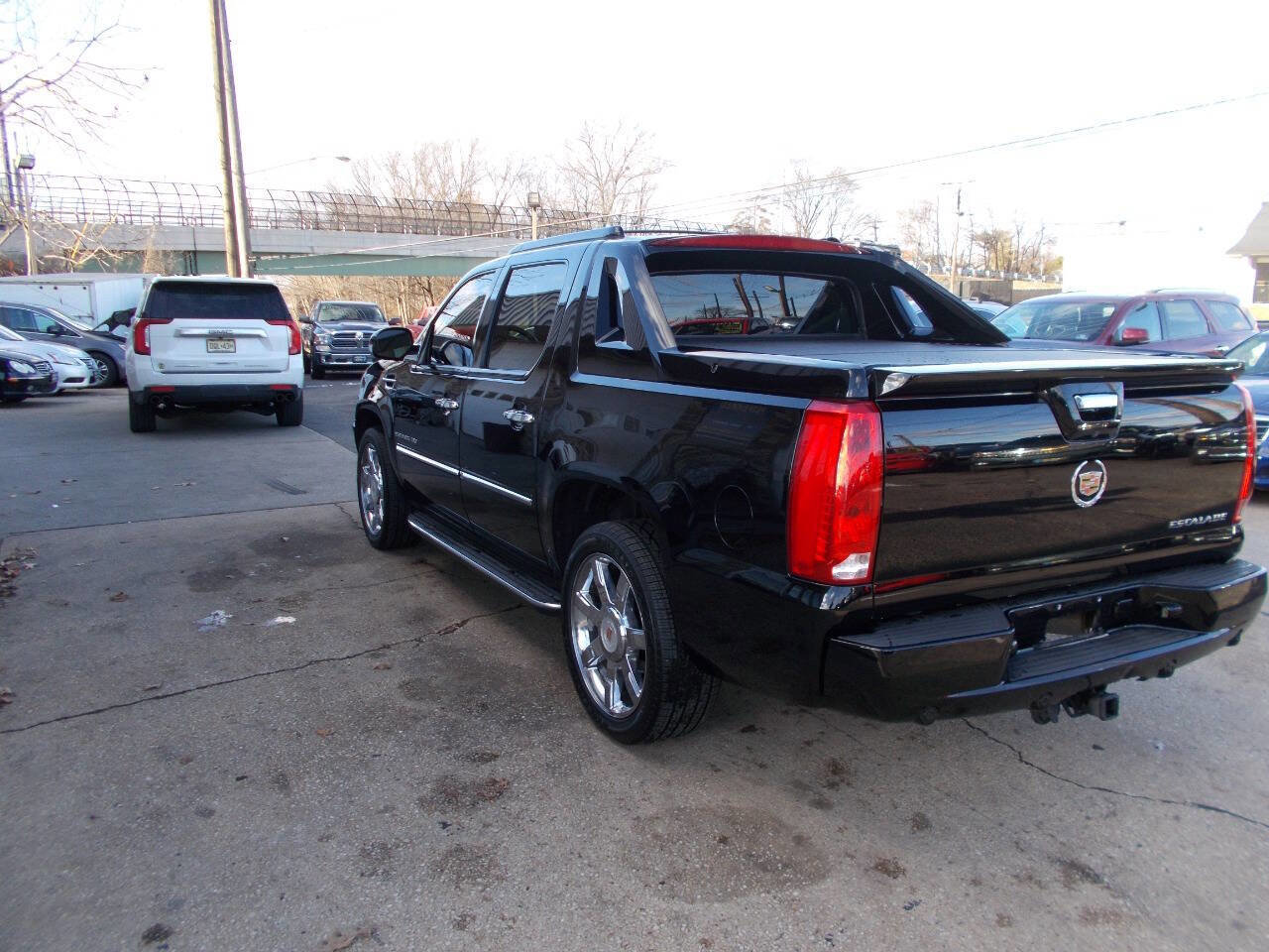 Used 2013 Cadillac Escalade EXT Luxury image 5