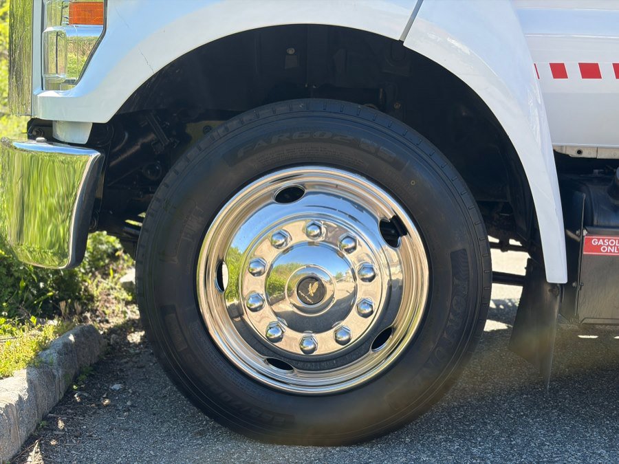 Used 2017 Ford F650 2WD Crew Cab Super Duty image 40