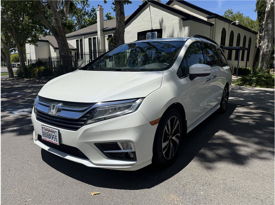 Used 2018 Honda Odyssey Elite image 1