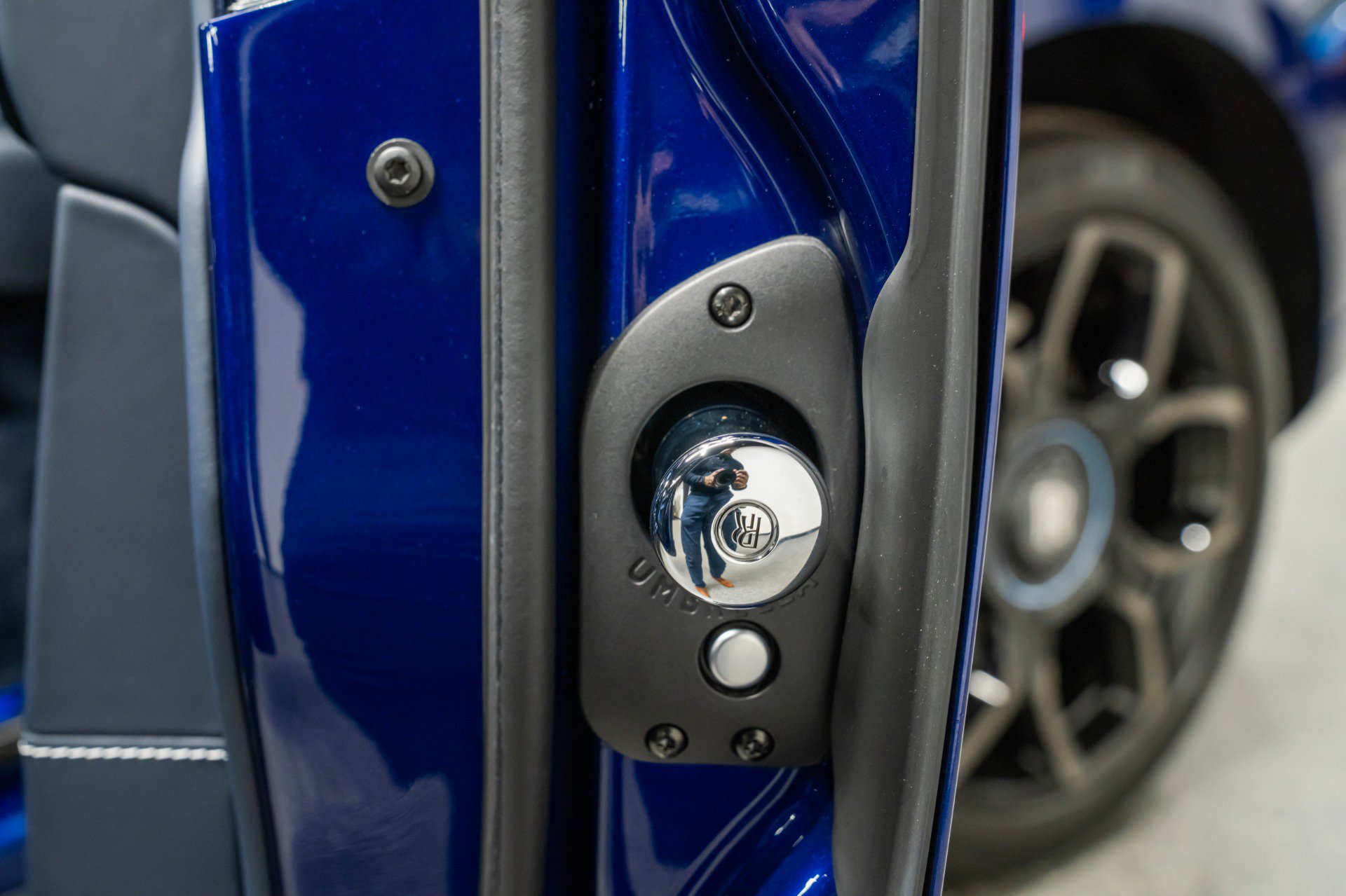 Used 2024 Rolls-Royce Cullinan Black Badge image 36