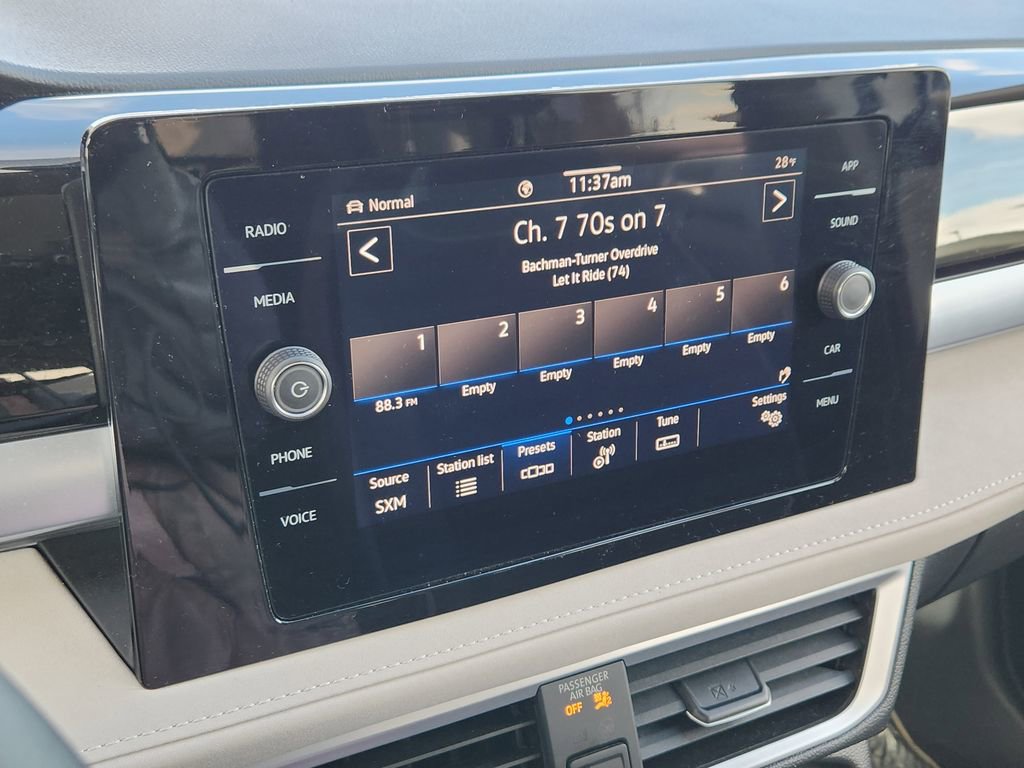 New 2025 Volkswagen Taos SE image 8