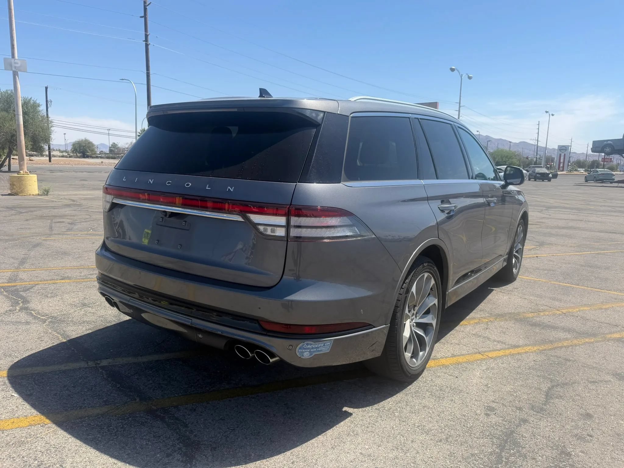 Used 2021 Lincoln Aviator Grand Touring AWD/4WD image 6