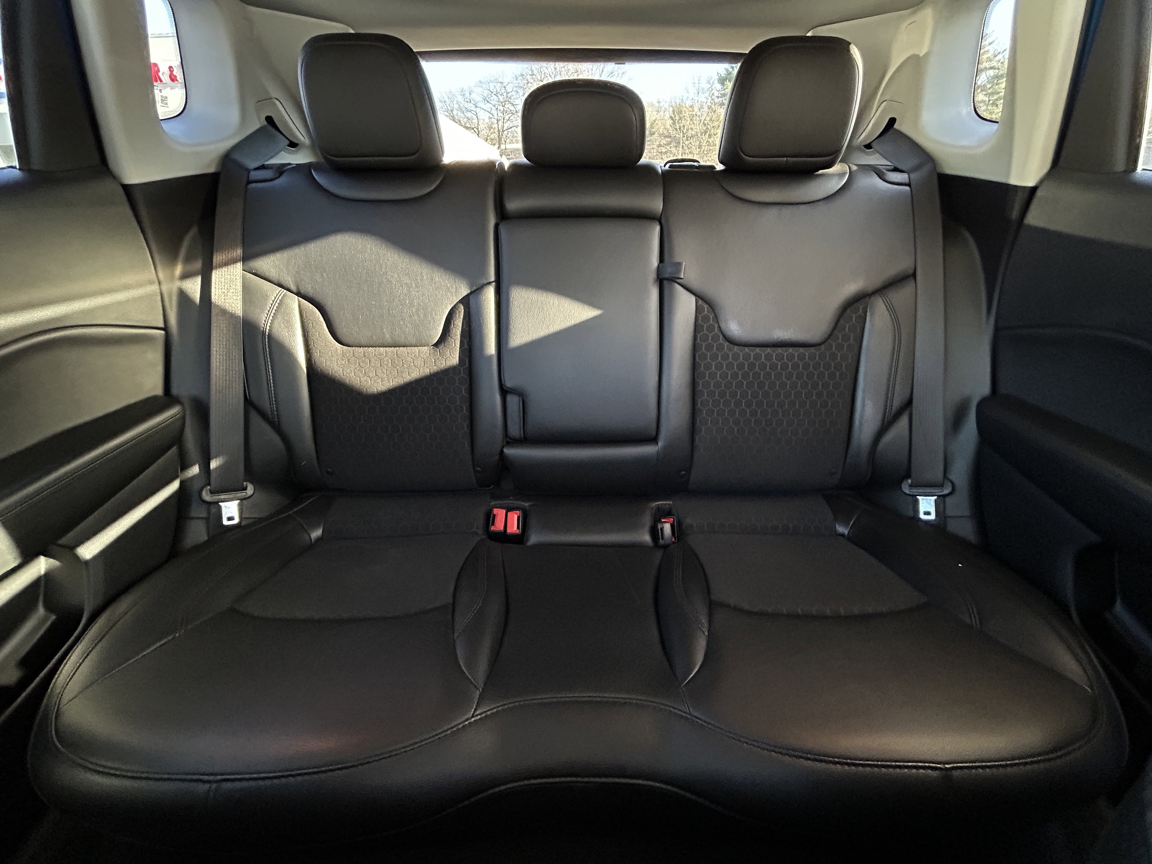 Used 2020 Jeep Compass Latitude AWD/4WD image 34