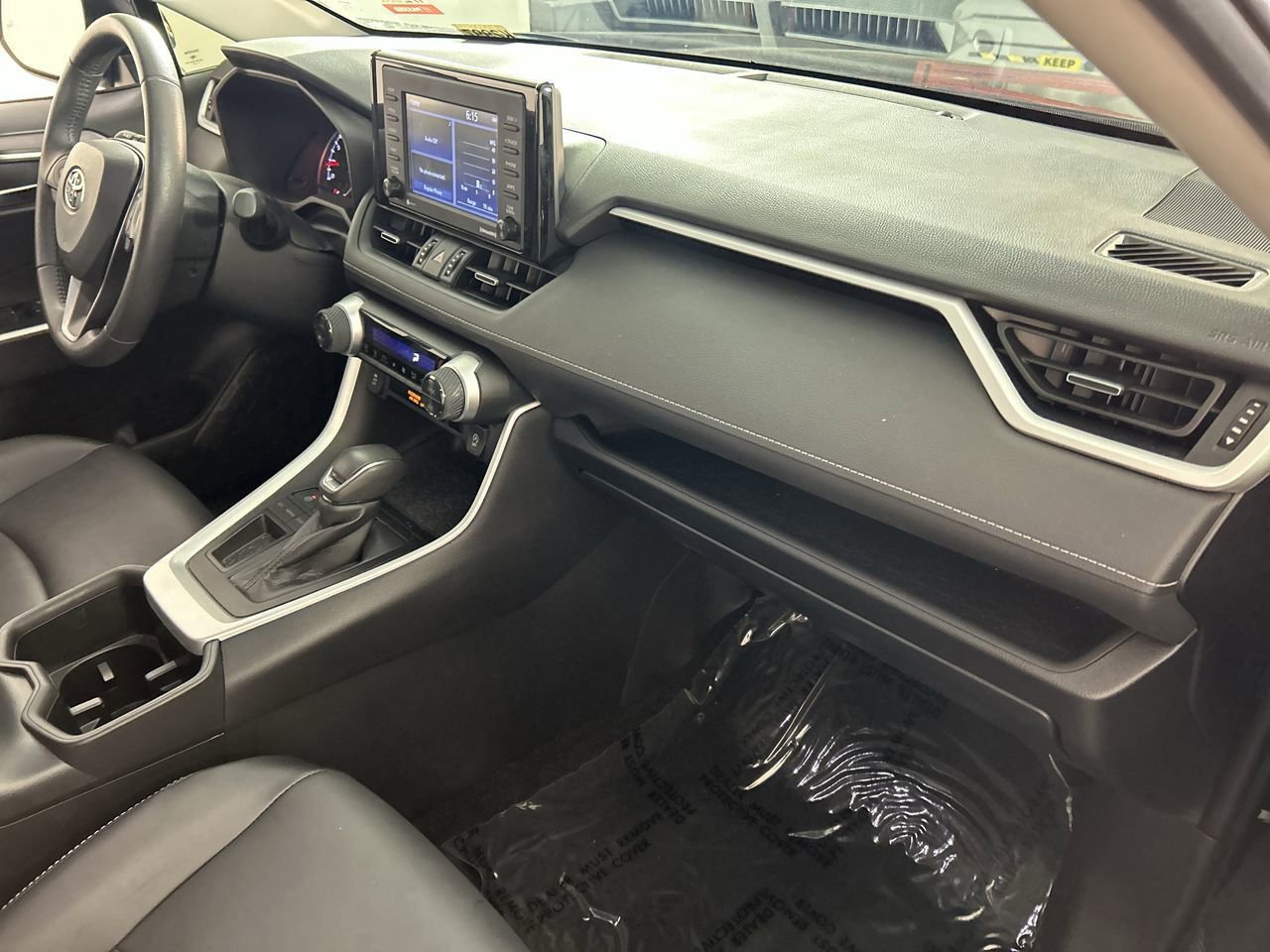 Used 2022 Toyota RAV4 XLE Premium FWD image 27