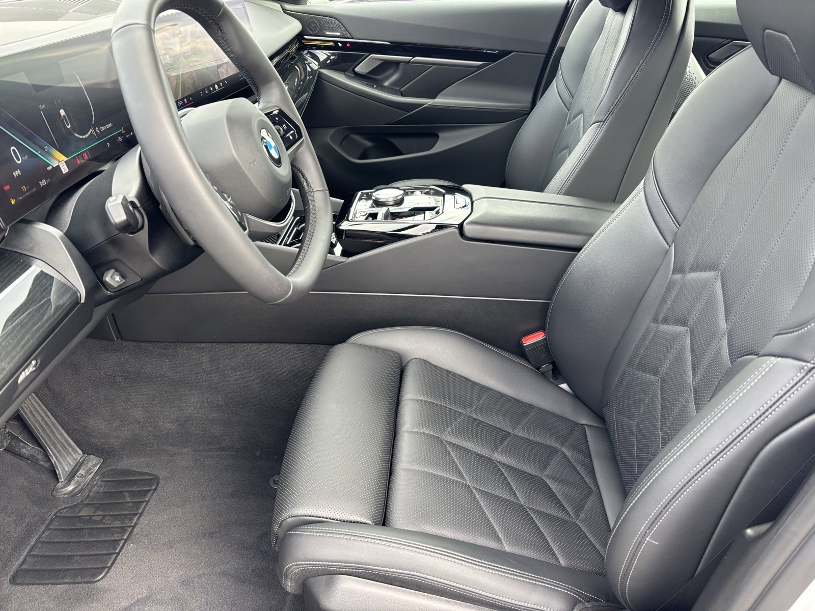 Used 2025 BMW 530i xDrive image 19