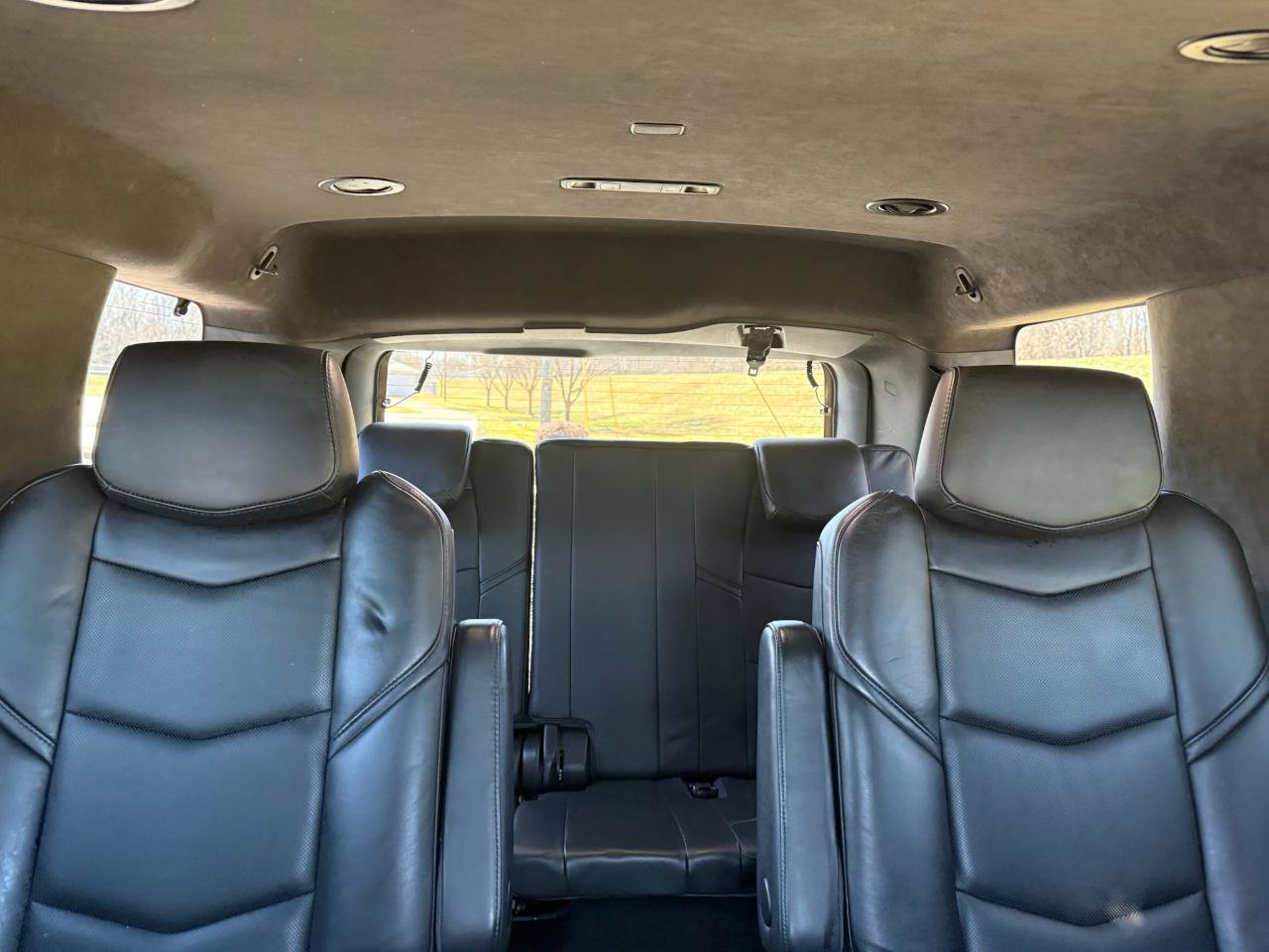 Used 2015 Cadillac Escalade Platinum AWD/4WD image 25