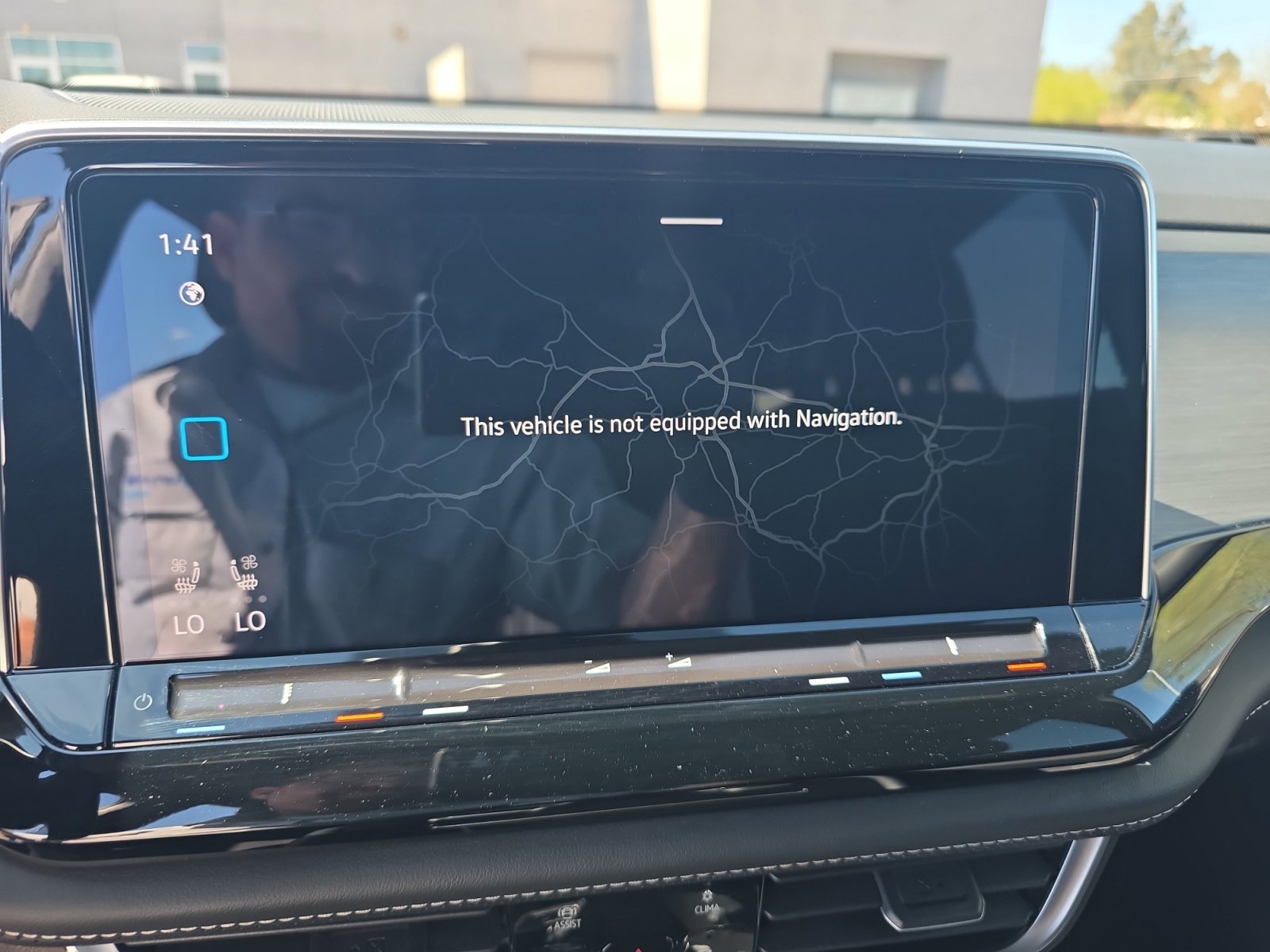 Used 2024 Volkswagen Atlas Cross Sport SE image 28