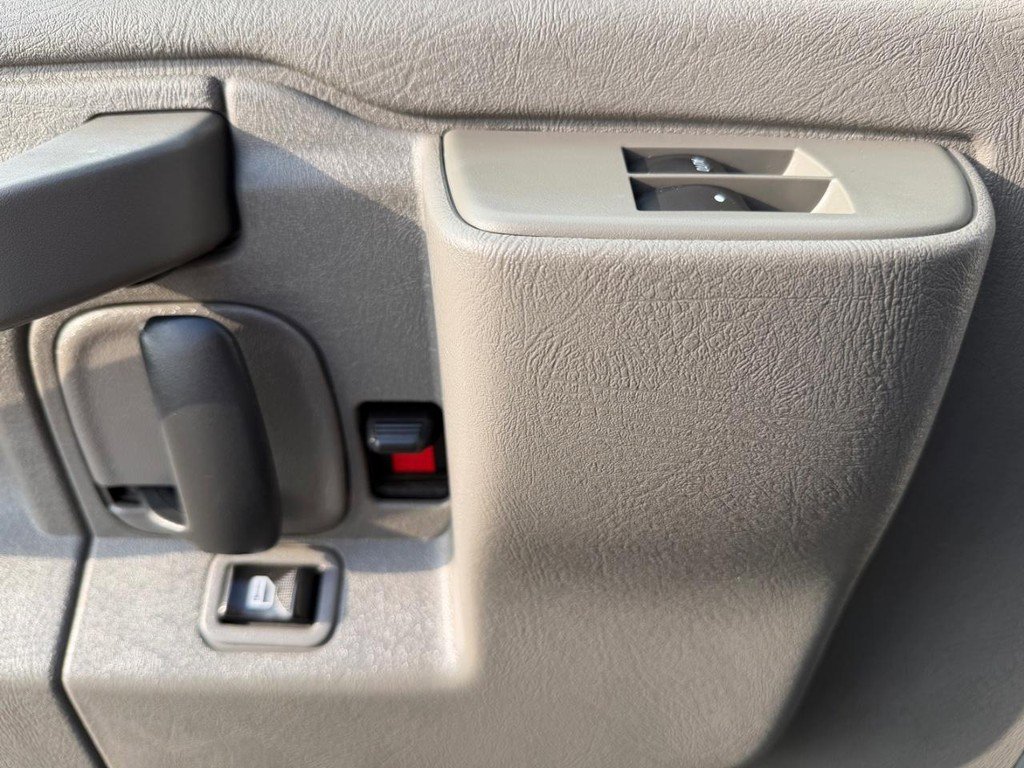 Used 2019 Chevrolet Express 2500 image 26