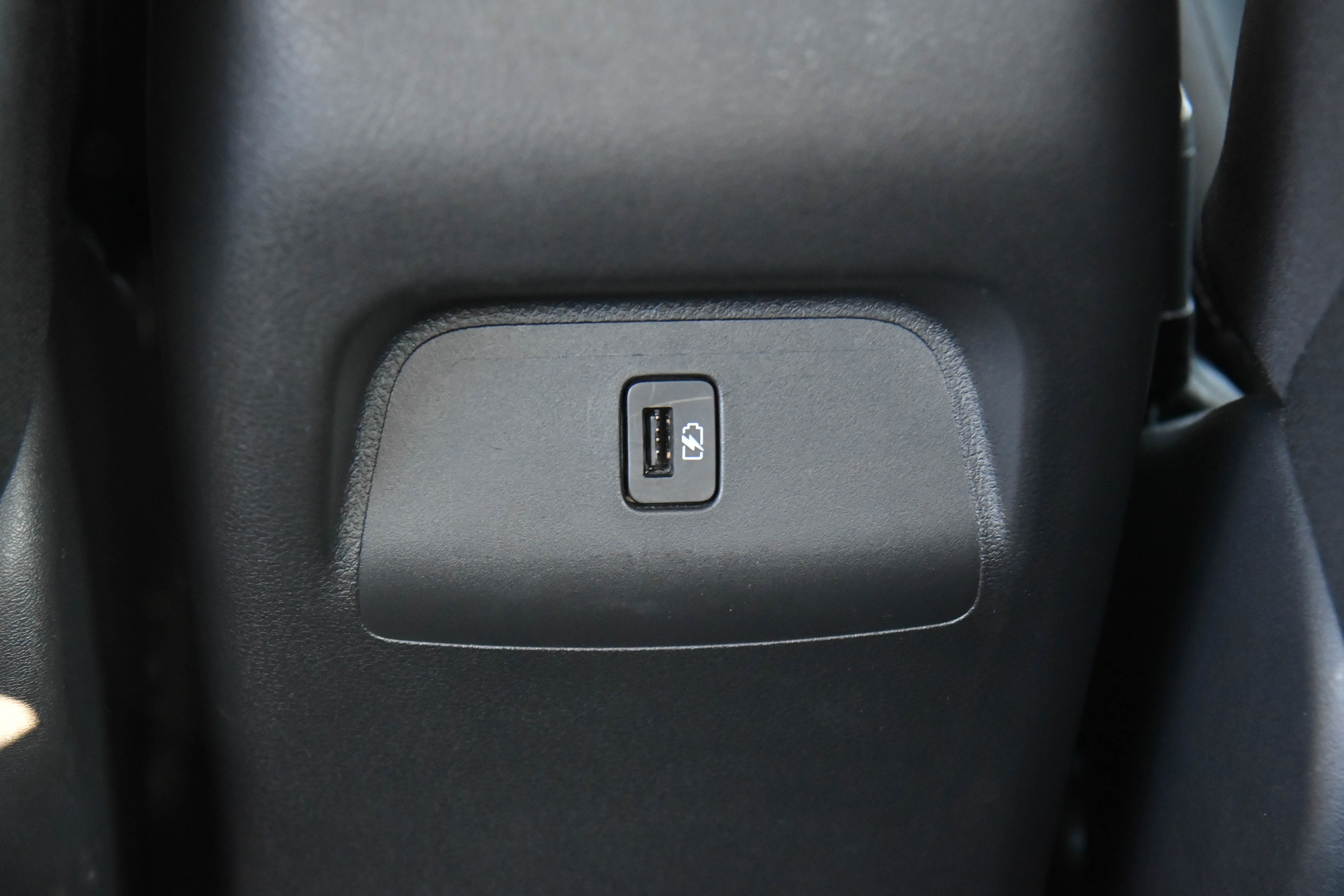 Used 2025 Nissan Sentra SV image 34