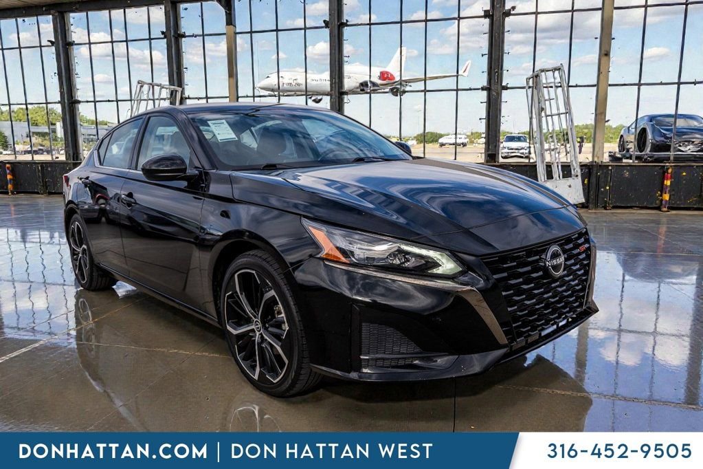 Used 2024 Nissan Altima 2.5 SR image 34
