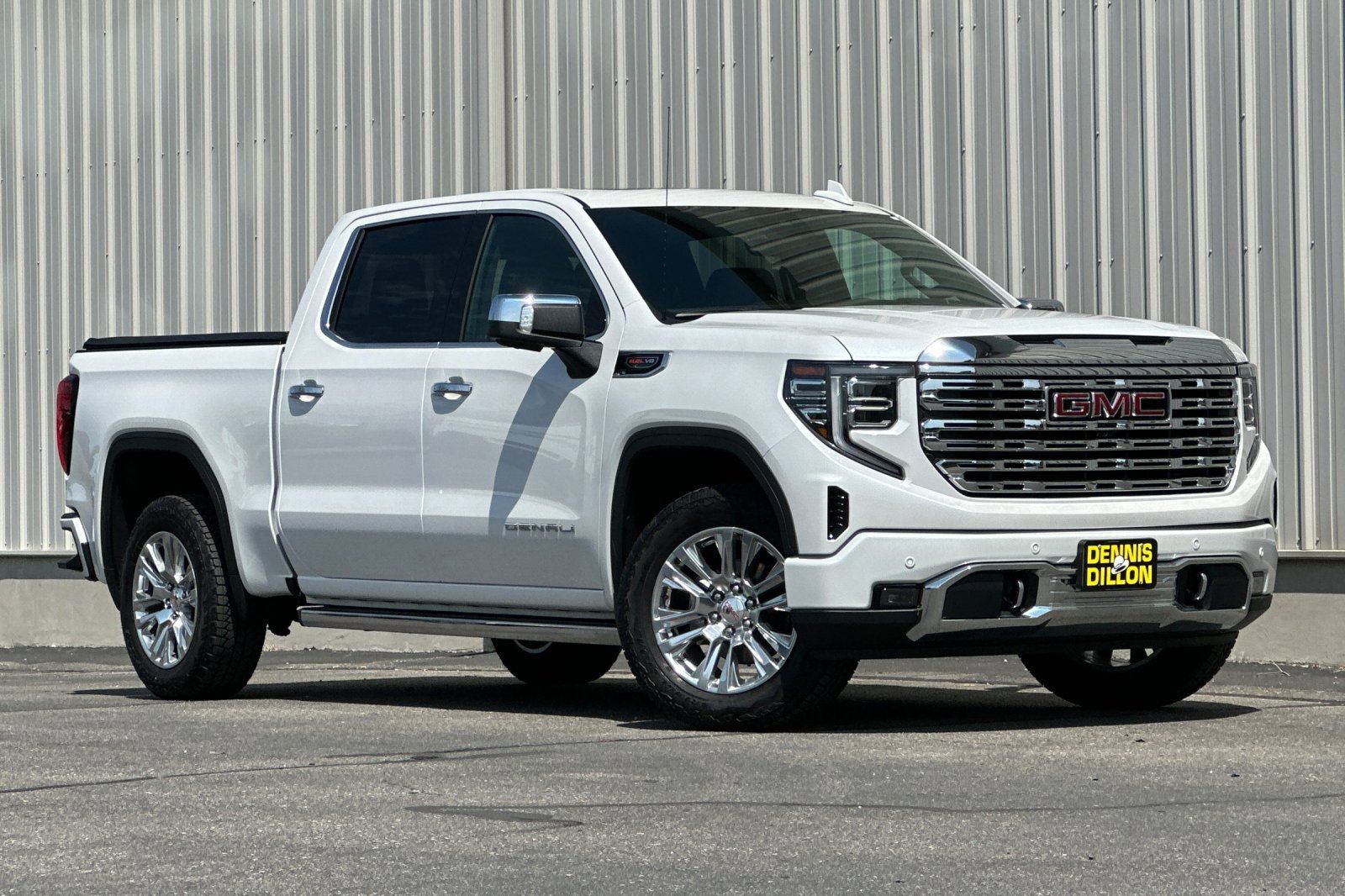 Used 2025 GMC Sierra 1500 Denali w/ Technology Package AWD/4WD image 2
