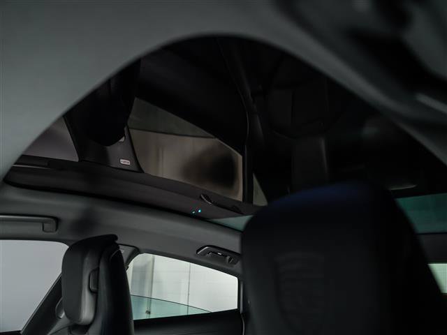 New 2026 Porsche Taycan 4S AWD/4WD image 17