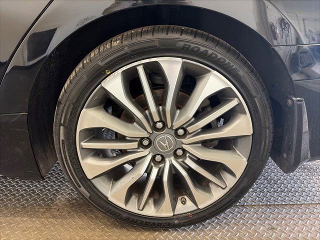 Used 2018 Acura RLX w/ Technology Package image 39