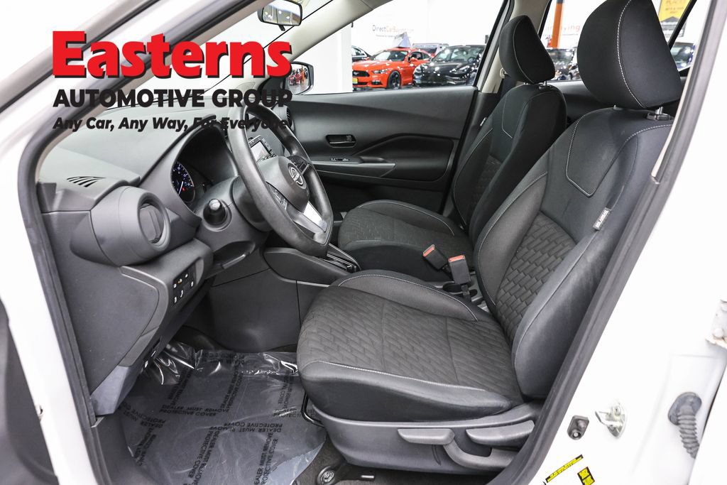 Used 2022 Nissan Kicks S FWD image 13