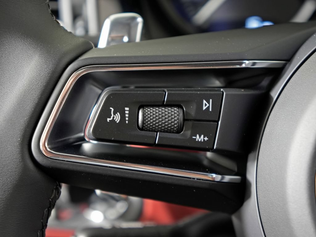 Certified 2026 Porsche Macan AWD/4WD image 23