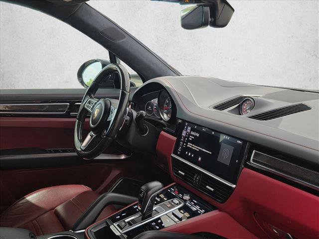 Used 2019 Porsche Cayenne Turbo image 10