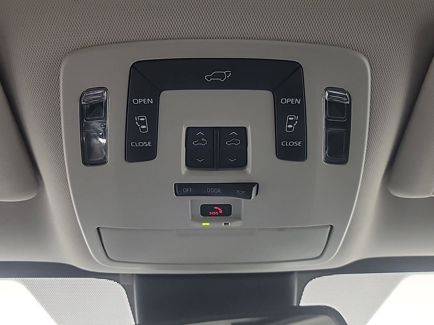 Used 2022 Toyota Sienna XLE w/ XLE Plus Package image 31