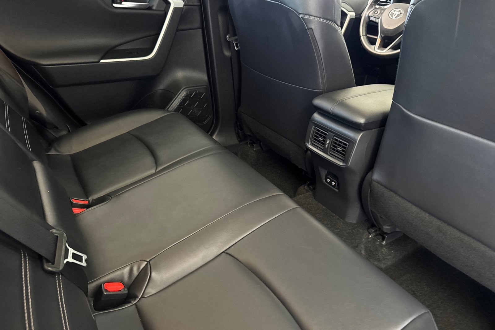 Certified 2019 Toyota RAV4 Limited w/ Advanced Technology Package FWD image 32