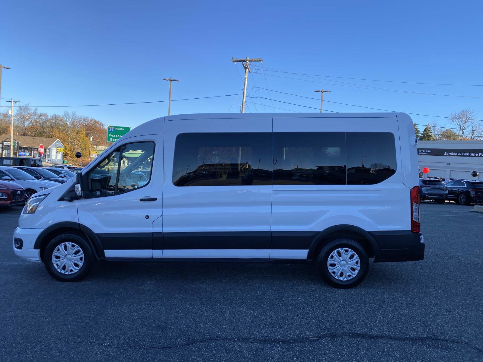 Used 2023 Ford Transit 350 XLT image 2