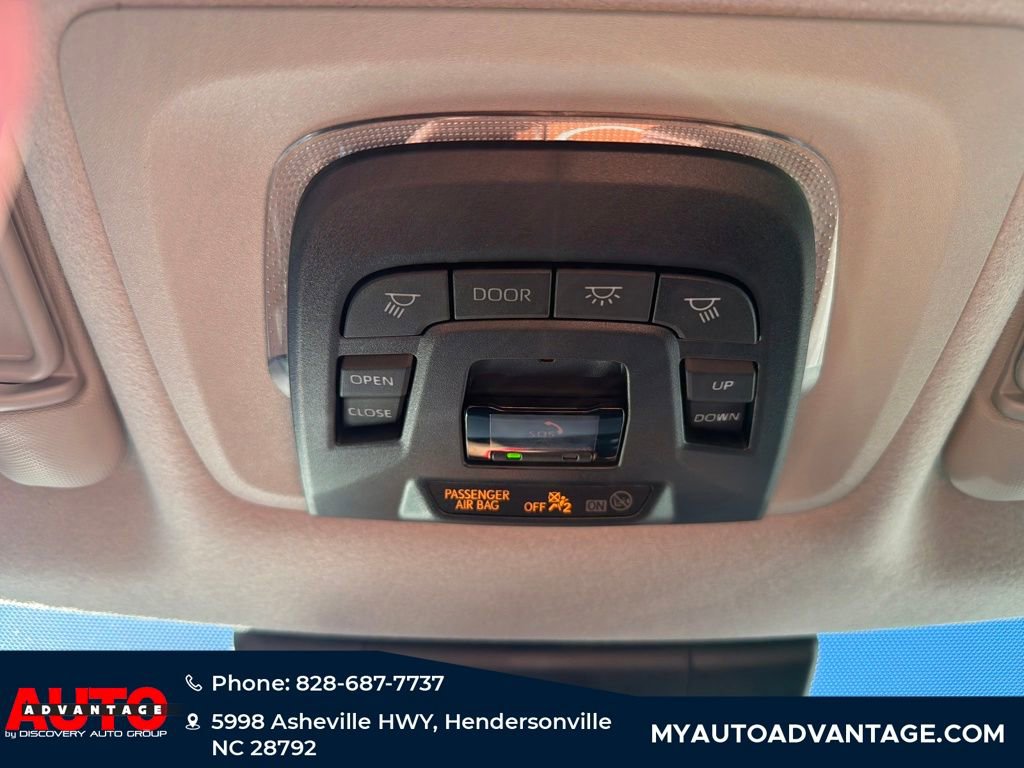 Used 2023 Toyota Corolla Cross XLE w/ Convenience Package image 27