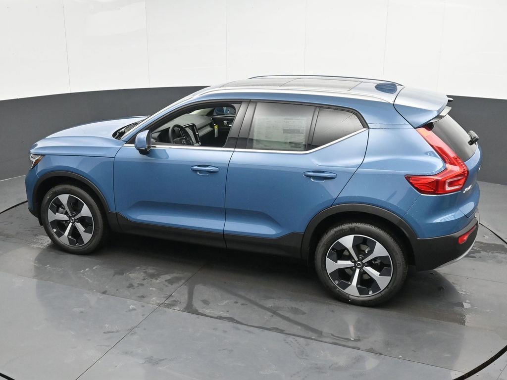 New 2025 Volvo XC40 B5 Core w/ Climate Package AWD/4WD image 37