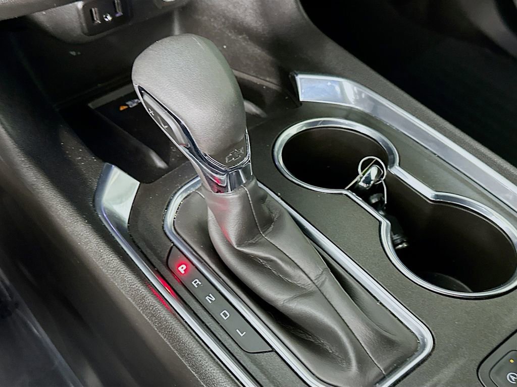 Used 2022 Chevrolet Traverse LT image 25