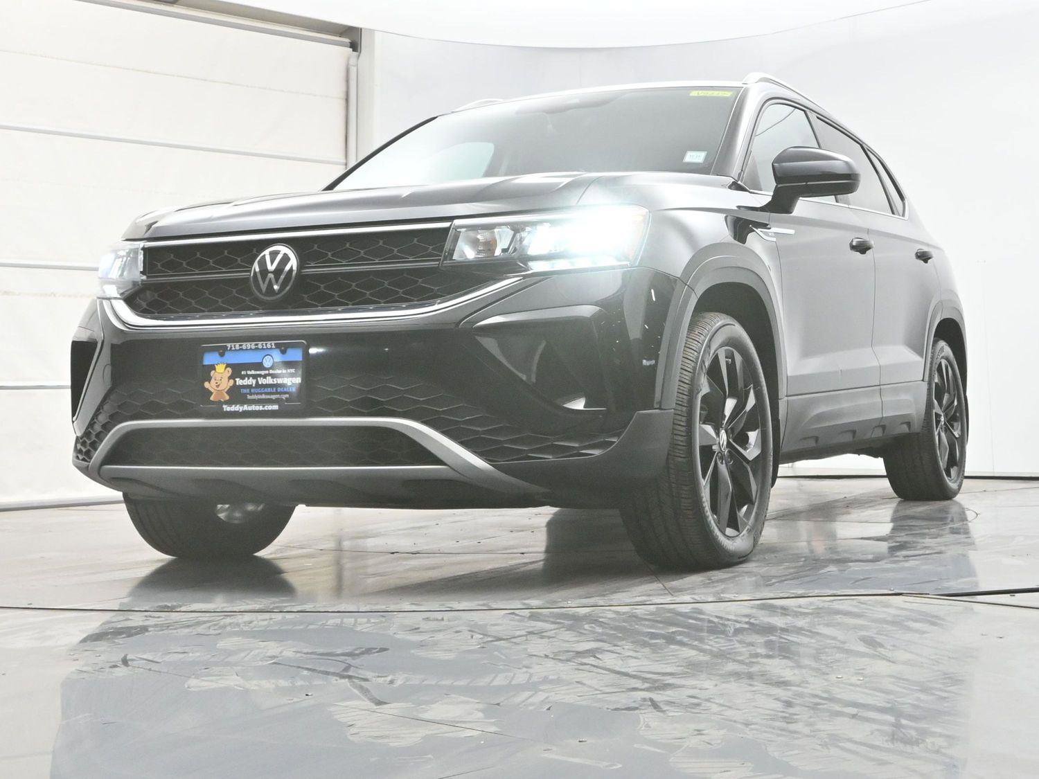 Used 2023 Volkswagen Taos SE image 27